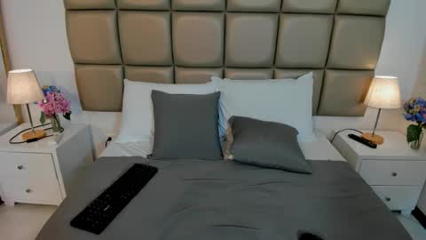 scarlethroa online show from November 14, 3:39 am