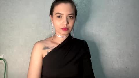 scarletpetal online show from February 24, 11:30 am