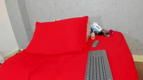 Snapshot of scarlett646 chatting on October 7, 3:11 am Scarlett 3 online show from October 7, 3:11 am