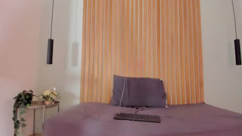 Scarlett  online show from July 10, 5:30 am