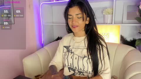 Snapshot of scarletta1215 chatting on December 4, 12:47 pm Daniela Camacho online show from December 4, 12:47 pm