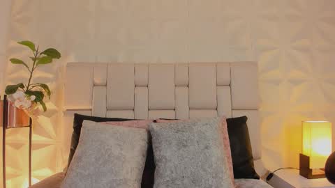     online show from December 15, 11:59 am