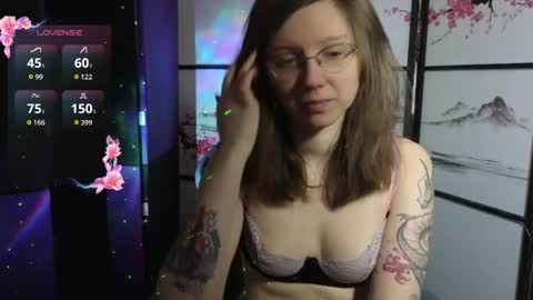 Scarlett online show from April 8, 1:57 pm