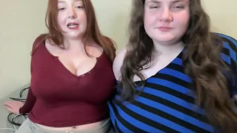 Snapshot of scarletttsinner chatting on September 22, 3:49 am scarletttsinner online show from September 22, 3:49 am