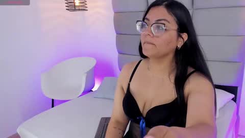 Snapshot of scarlettwhitmore chatting on September 24, 3:49 am Scarlett Whitmore online show from September 24, 3:49 am