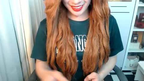 Queen Scarlet online show from February 24, 7:29 am