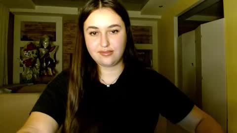 Elizabeth  online show from November 28, 2:20 pm