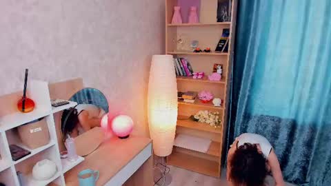 Mia online show from June 17, 5:53 am