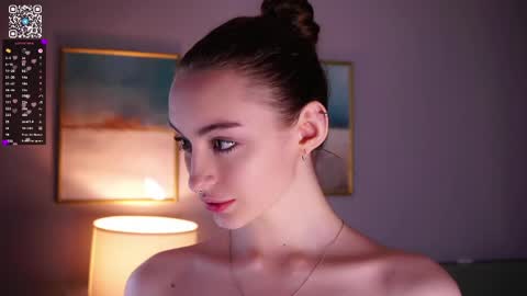 Lily online show from April 13, 3:13 pm