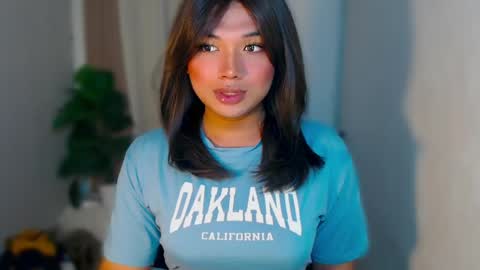 Deluxe online show from April 30, 11:08 pm