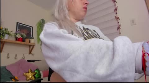 Yeyis  online show from January 5, 2:38 am