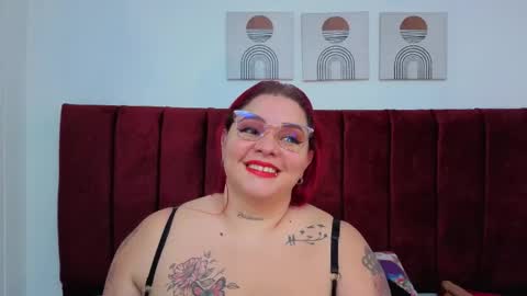 Selena online show from December 3, 1:13 pm