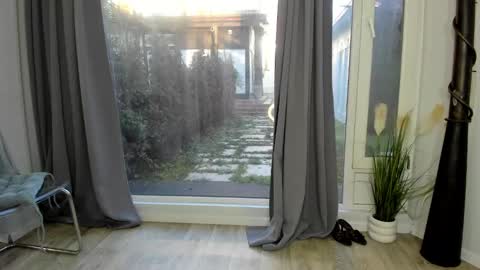 Selena online show from December 20, 7:12 am