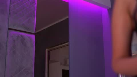 Selena online show from April 10, 8:09 am