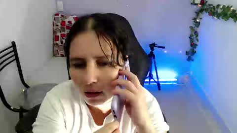 selene online show from February 7, 6:13 pm