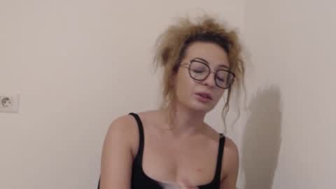 Selenna online show from November 6, 3:51 pm