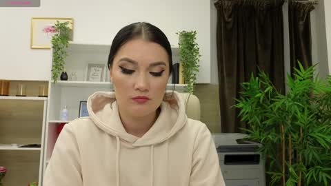Snapshot of selinesole_ chatting on February 4, 5:12 pm Seline online show from February 4, 5:12 pm