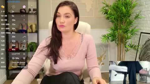 Snapshot of selinesole_ chatting on October 9, 4:33 pm Seline online show from October 9, 4:33 pm