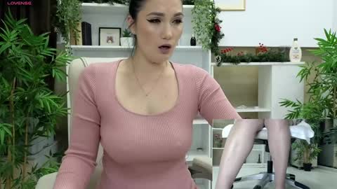 Snapshot of selinesole_ chatting on December 17, 5:04 pm Seline online show from December 17, 5:04 pm