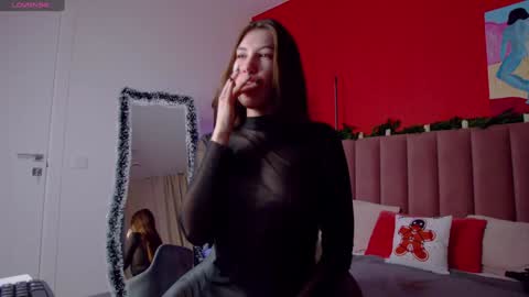Snapshot of sellashine chatting on December 17, 1:50 am Nicole online show from December 17, 1:50 am