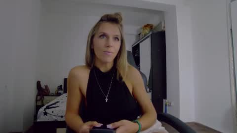 Snapshot of sellena_angel chatting on October 19, 3:36 pm sellena_angel online show from October 19, 3:36 pm