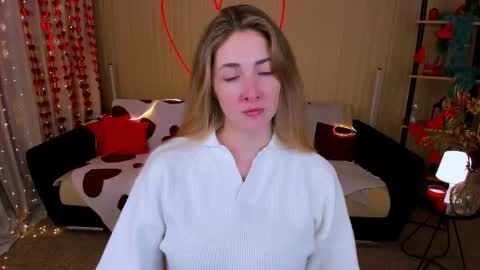 sensitiveheartt online show from February 21, 7:25 pm