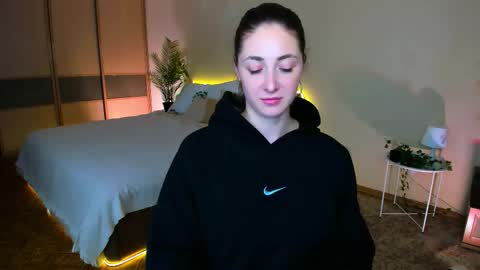 sensitiveheartt online show from October 8, 8:13 pm