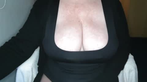 Snapshot of sensual_cris chatting on February 3, 4:31 pm CRIS online show from February 3, 4:31 pm