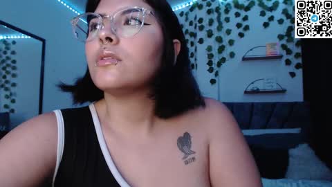 Camille and sophie online show from December 30, 1:04 am