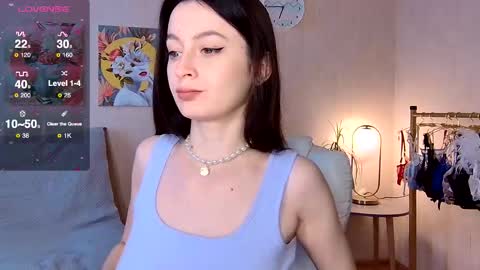 sensuallucy233 online show from November 10, 6:19 am