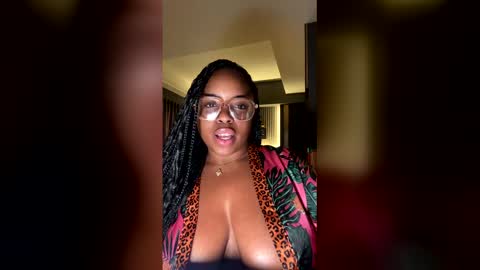 sensualprima online show from May 29, 7:06 am