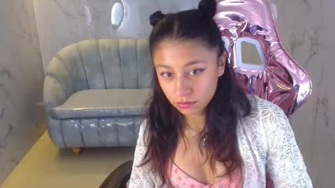 serabella_s online show from January 19, 1:07 pm