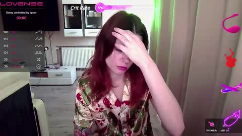 Snapshot of serenamilss chatting on February 12, 8:49 am serenamilss online show from February 12, 8:49 am