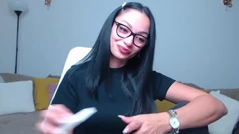 SereneSophi online show from December 8, 12:40 am