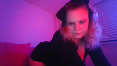 serenityfaith1 online show from April 17, 4:47 am