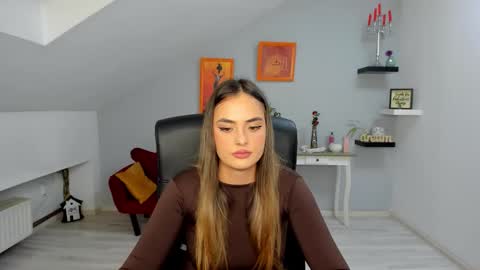 serenlys online show from November 7, 8:25 pm