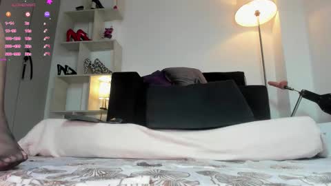 Snapshot of sexirose_19 chatting on October 17, 1:25 pm Rosa online show from October 17, 1:25 pm