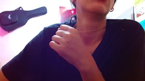 Snapshot of sexmilkdirty chatting on January 25, 1:43 am sexmilkdirty online show from January 25, 1:43 am