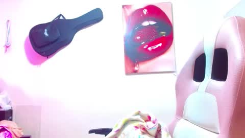 Snapshot of sexmilkdirty chatting on January 2, 11:27 pm sexmilkdirty online show from January 2, 11:27 pm