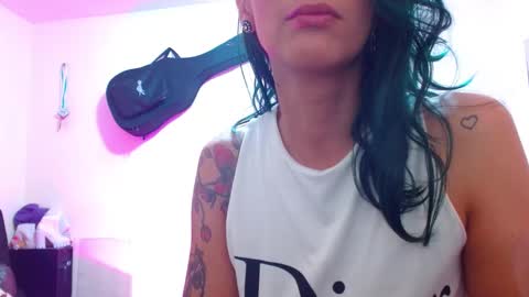 Snapshot of sexmilkdirty chatting on December 7, 9:55 pm sexmilkdirty online show from December 7, 9:55 pm