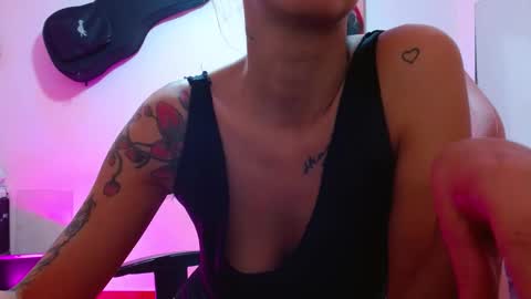 Snapshot of sexmilkdirty chatting on December 9, 10:09 pm sexmilkdirty online show from December 9, 10:09 pm