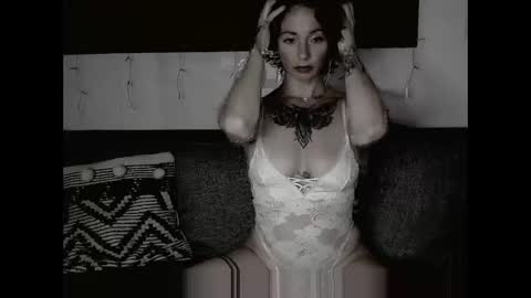 Snapshot of sexnchocolate chatting on March 4, 9:51 am Trixy Rose online show from March 4, 9:51 am