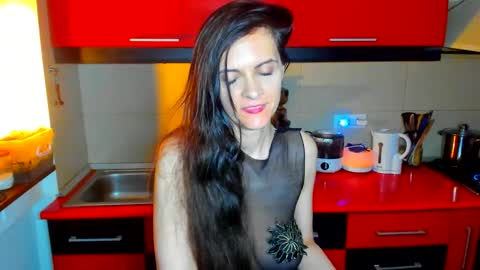 sexqueen1111 online show from February 2, 1:15 am