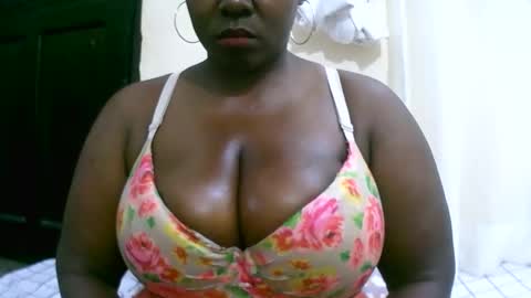Snapshot of sexxi_ebony chatting on September 17, 1:58 am sexxi_ebony online show from September 17, 1:58 am