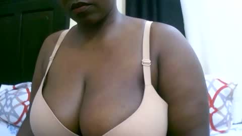 Snapshot of sexxi_ebony chatting on October 10, 10:53 am sexxi_ebony online show from October 10, 10:53 am