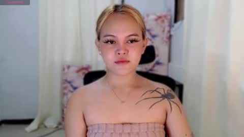 sexxxy_caroline online show from May 3, 9:12 am