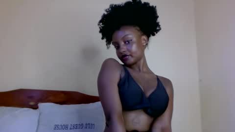 sexxy_daisyy online show from April 8, 6:26 am