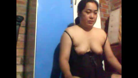 sexxy_love2k online show from October 12, 2:47 am