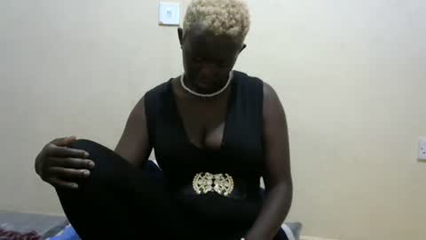 Snapshot of sexxy_triza chatting on October 19, 10:28 am triza online show from October 19, 10:28 am