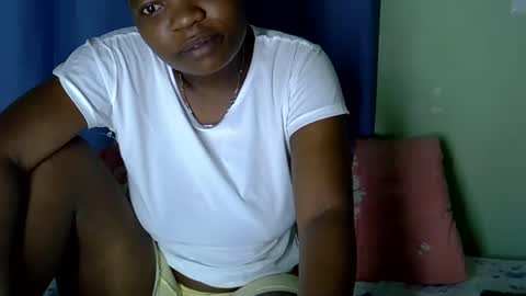 Snapshot of sexxybuttie chatting on October 3, 3:00 am African Queen online show from October 3, 3:00 am